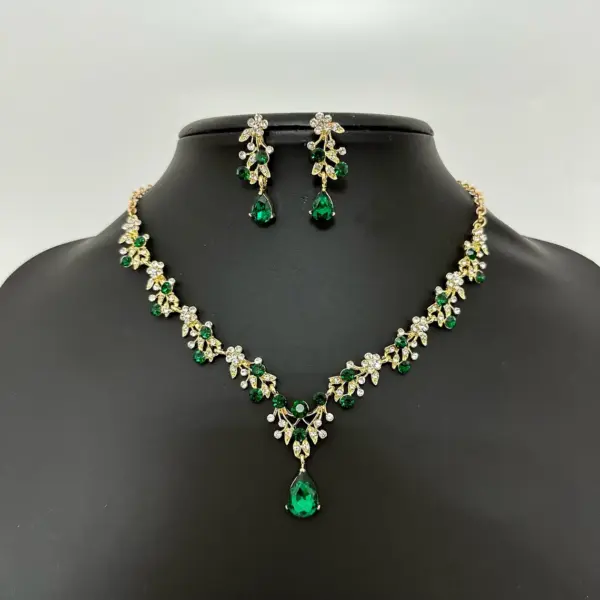 Emerald Green Crystal Jewelry Set, Gold Bridal Necklace Earrings Set - Image 2